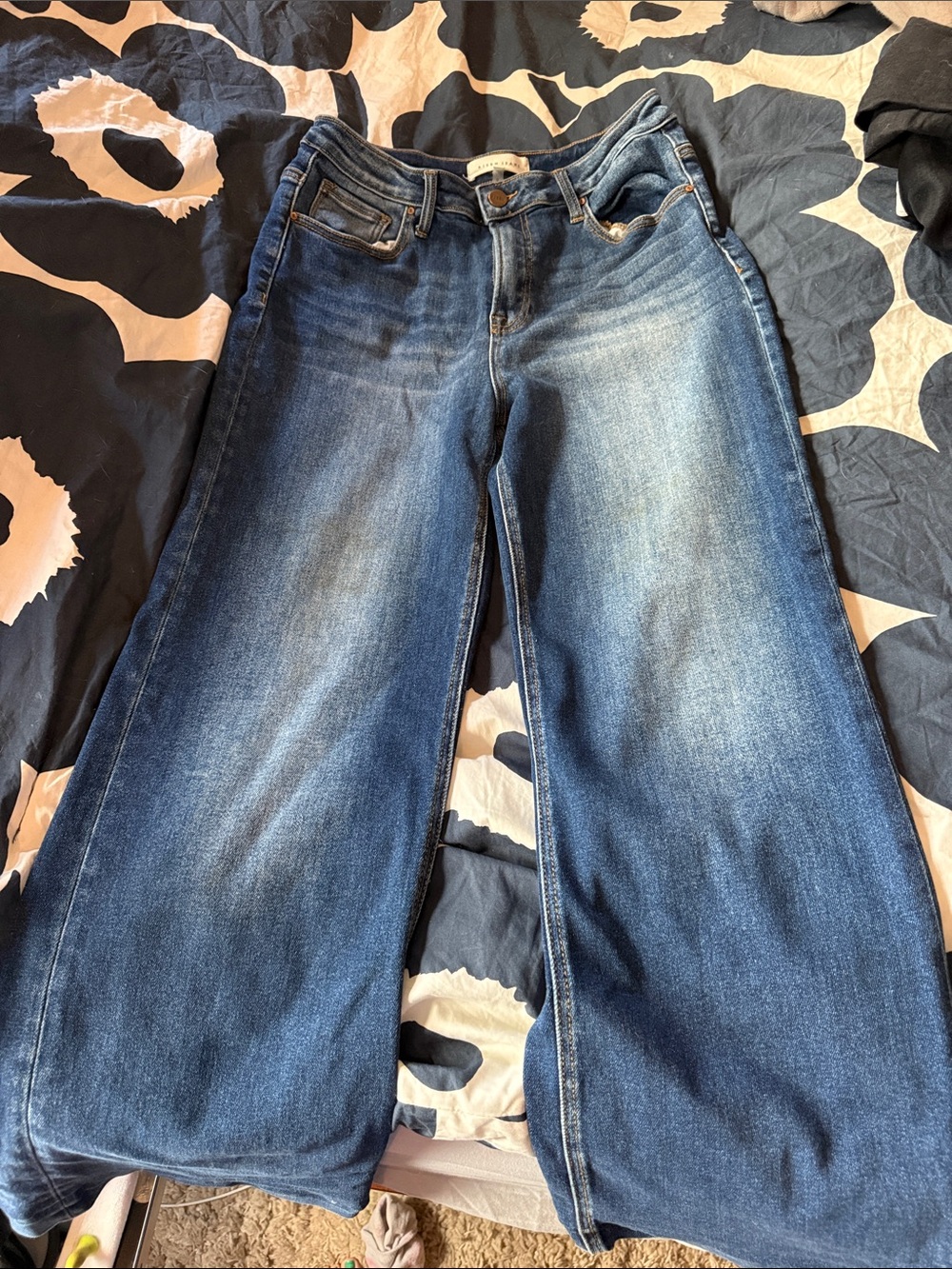 Women’s Wide-Leg Blue Jeans